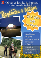 skupina ľudí na obecných slávnostiach